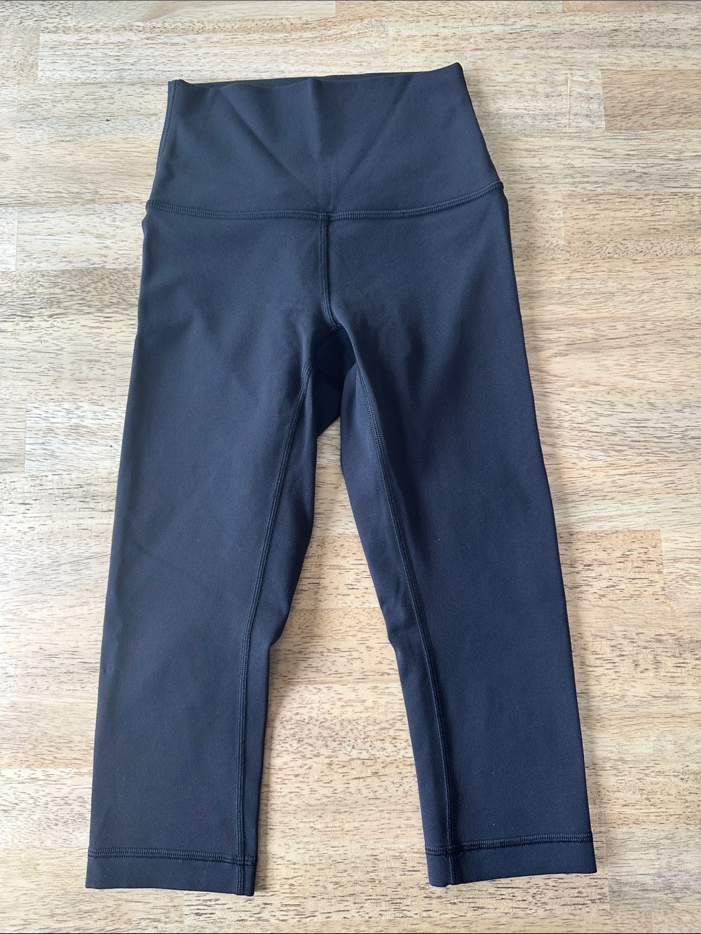 Lululemon Wunder Under SmoothCover High-Rise Crop Capri Leggings 17”